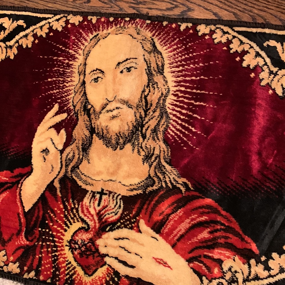 Vintage Sacred Heart of Jesus Tapestry - Picture 6 of 8